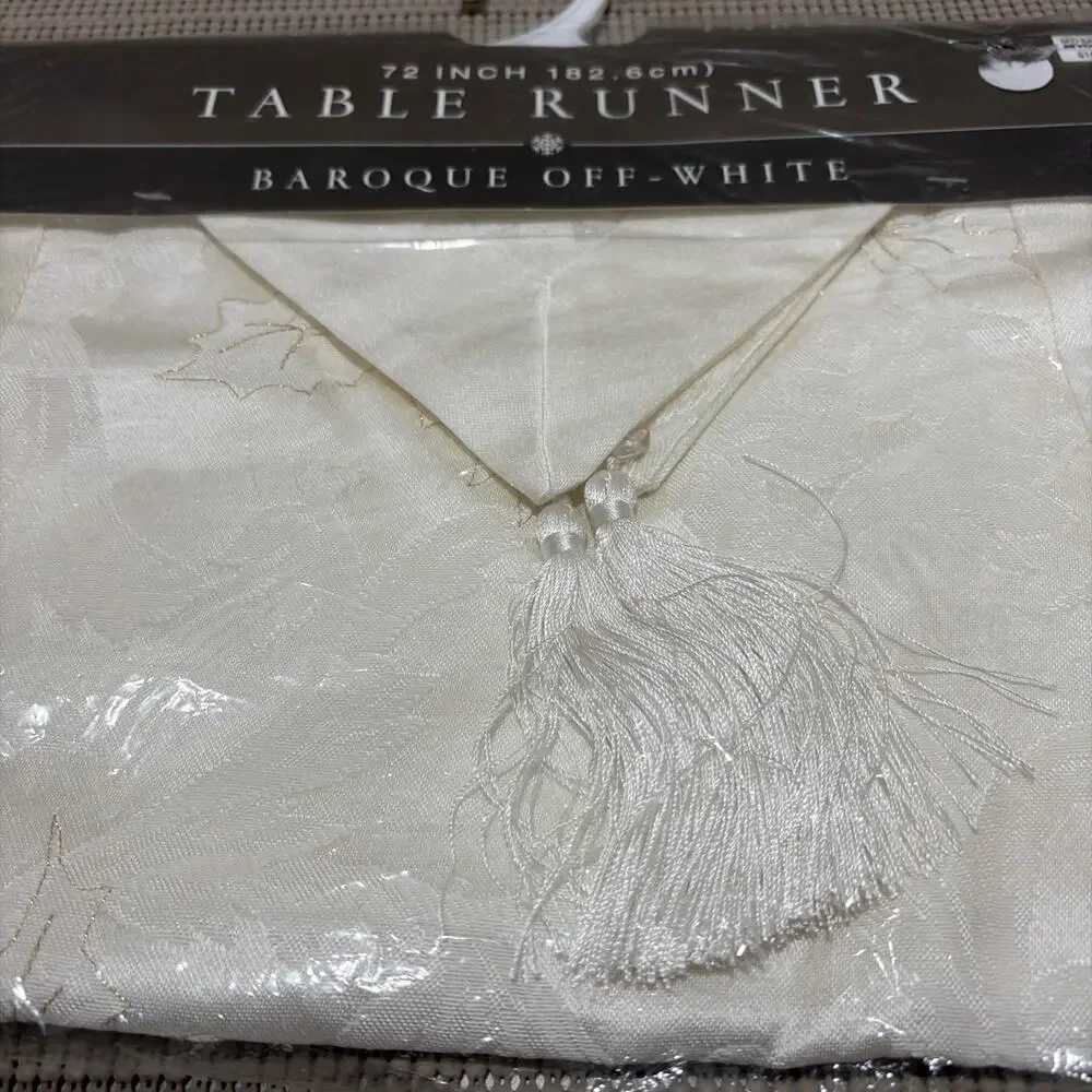 Table Runner Off-White Baroque Poinsettia Christmas Bed Bath Beyond 72x13 NEW